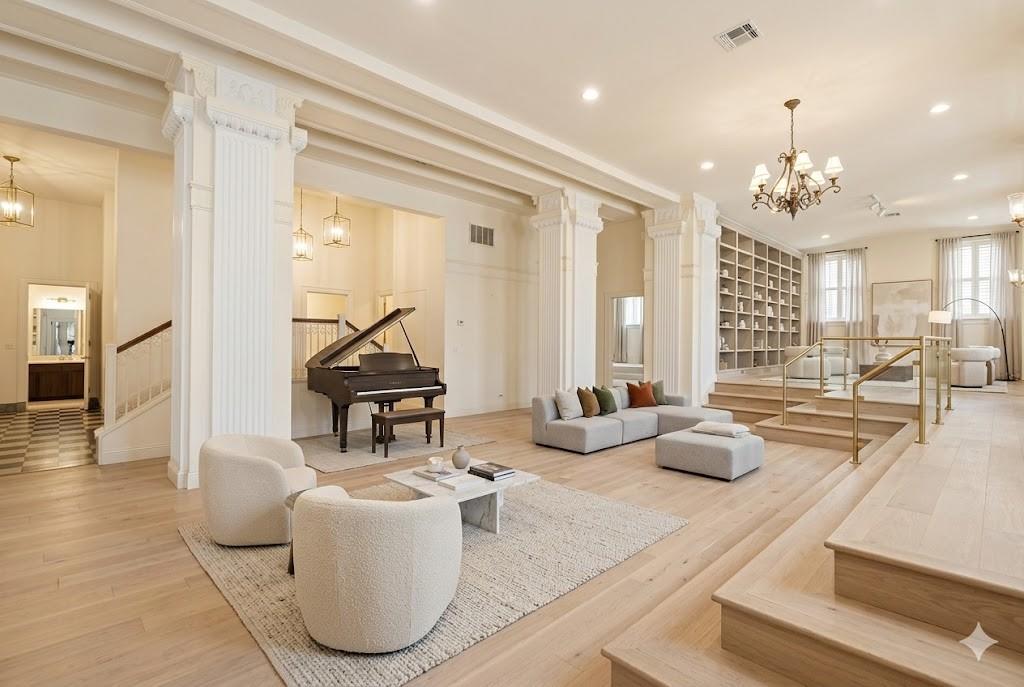 Listing Photo MLS #HMS2552423