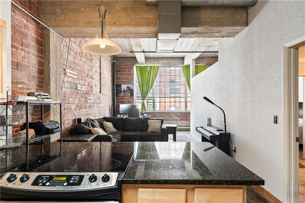 Listing Photo MLS #HMS2556905