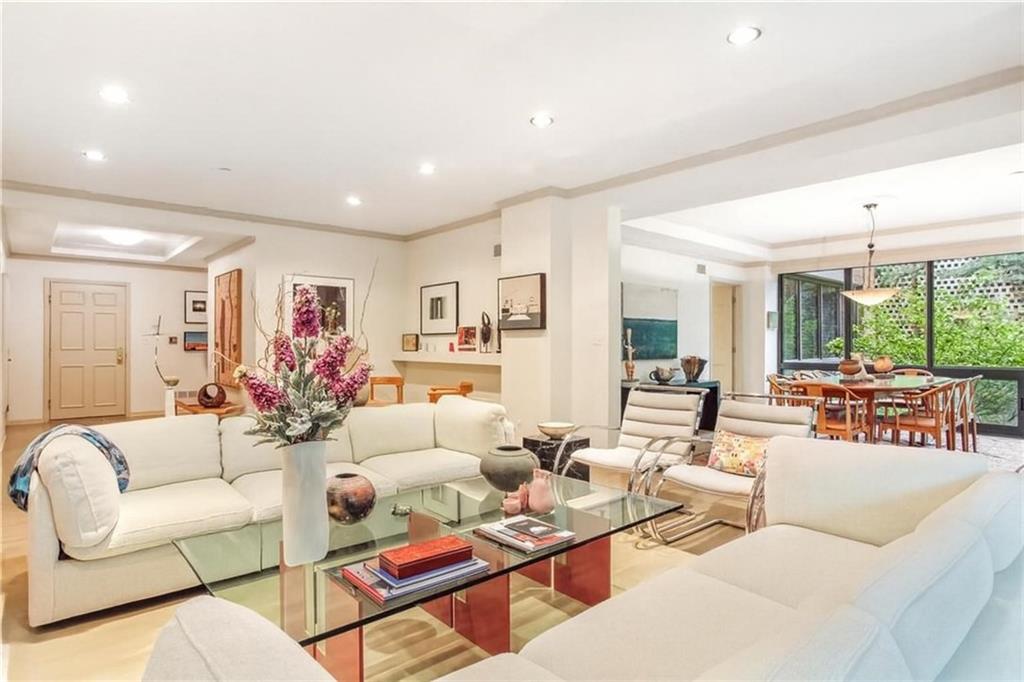 Listing Photo MLS #HMS2557172