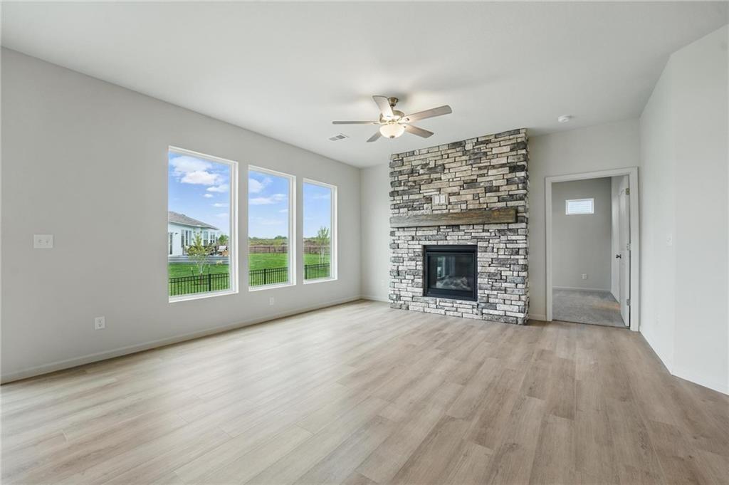 Listing Photo MLS #HMS2560174