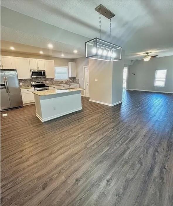 Listing Photo MLS #HMS2563812