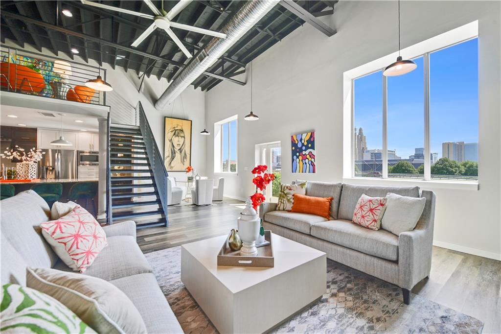 Listing Photo MLS #HMS2566095