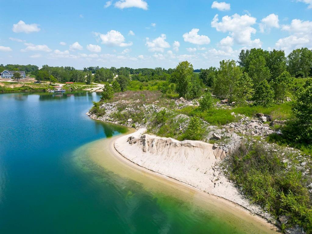 Listing Photo MLS #HMS2567161