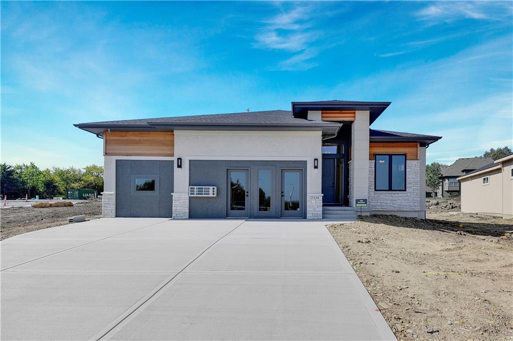 Listing Photo MLS #HMS2568327