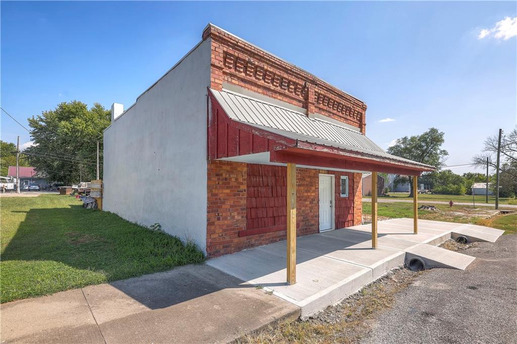 Listing Photo MLS #HMS2570597