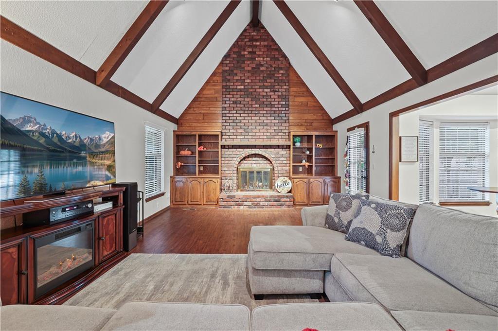 Listing Photo MLS #HMS2570611