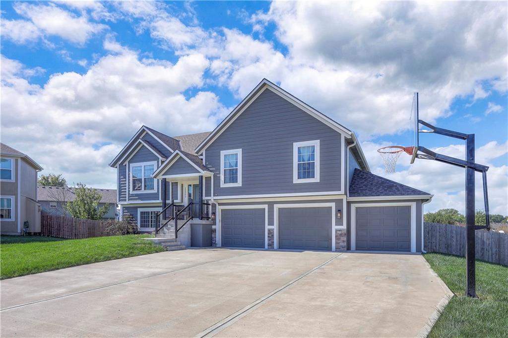 Listing Photo MLS #HMS2578271