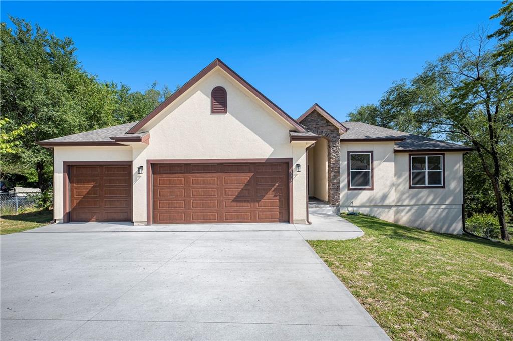 Listing Photo MLS #HMS2578335