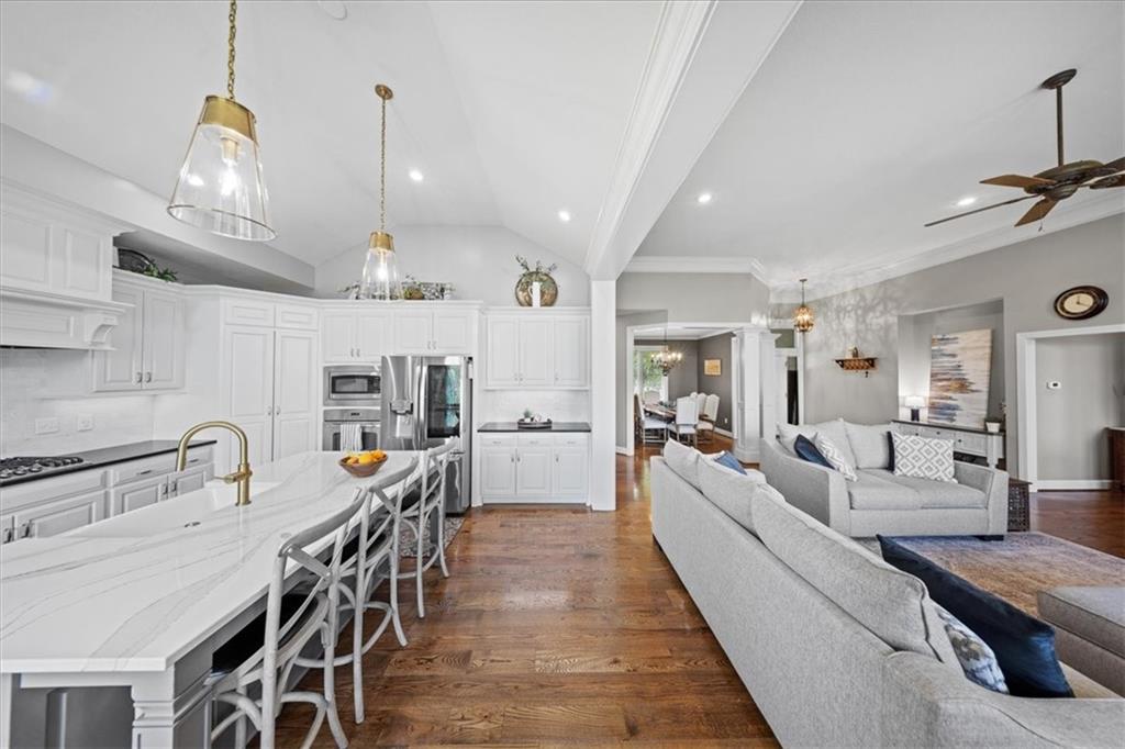 Listing Photo MLS #HMS2579389