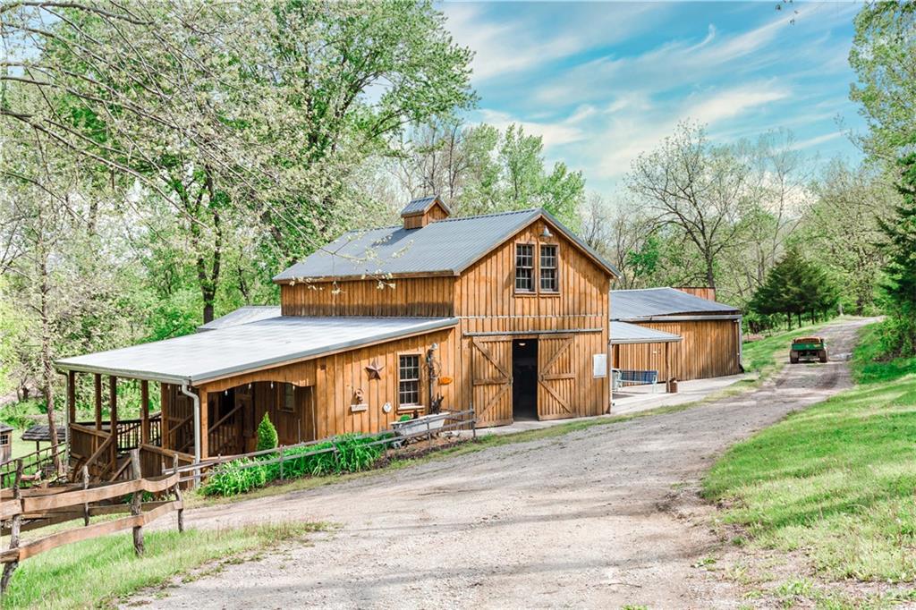 Listing Photo MLS #HMS2581881