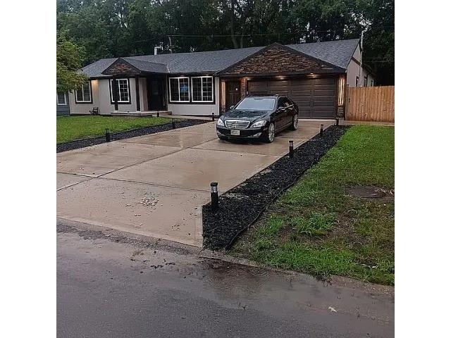 Listing Photo MLS #HMS2583185