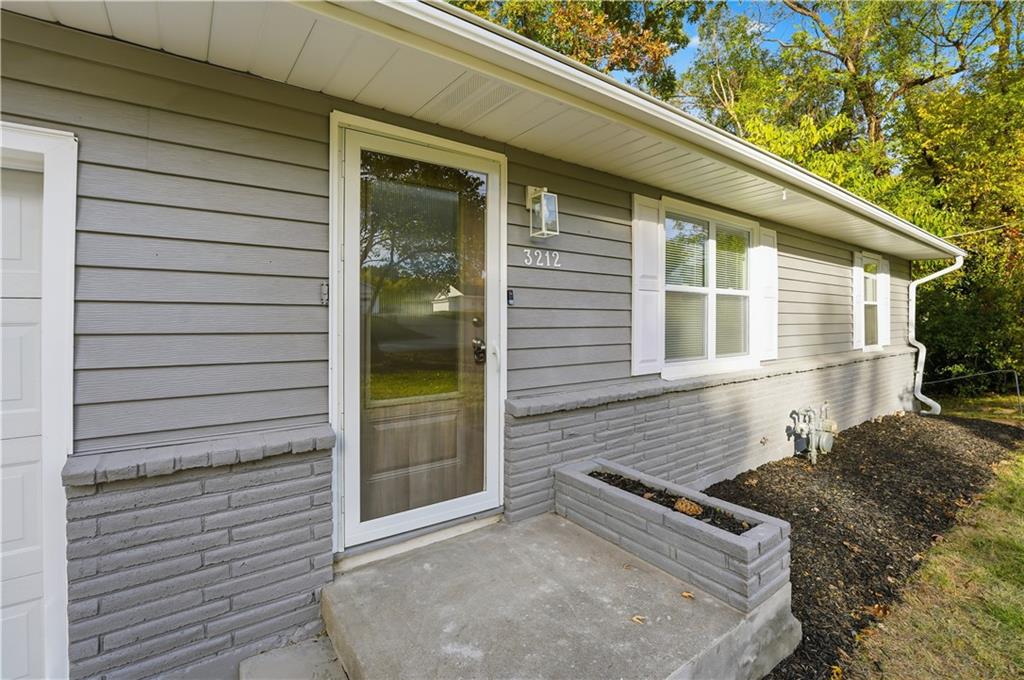 Listing Photo MLS #HMS2586518