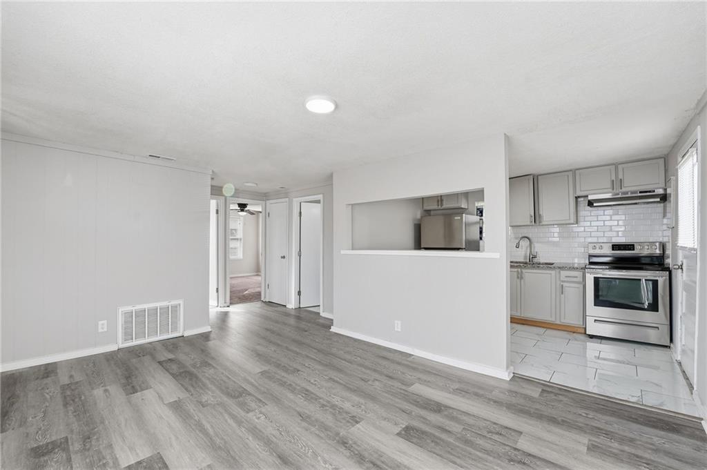 Listing Photo MLS #HMS2587993