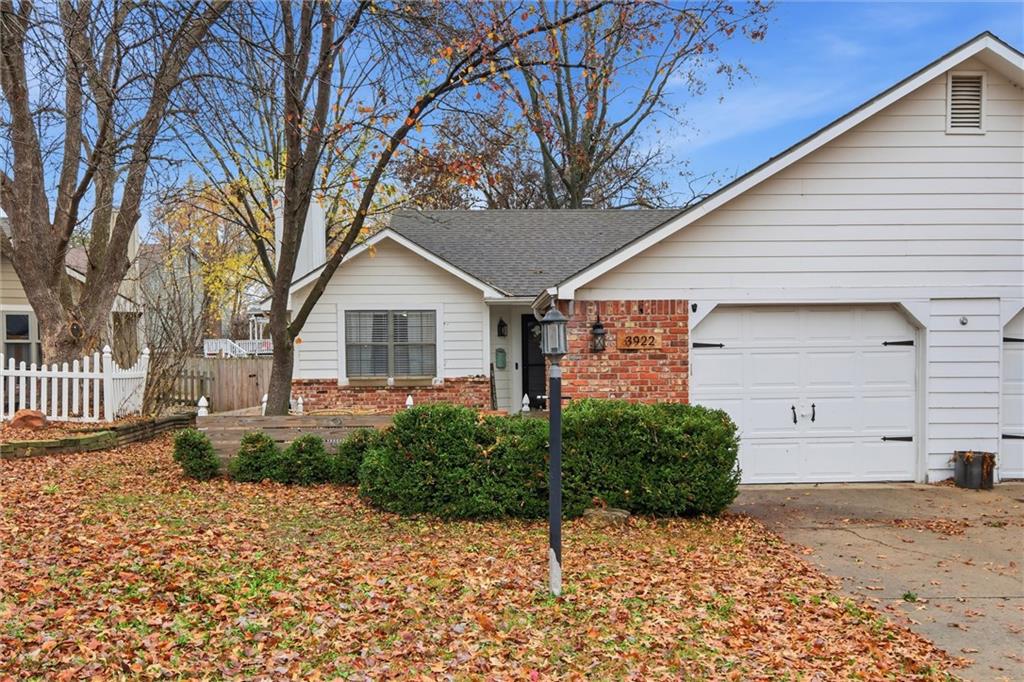 Listing Photo MLS #HMS2589922