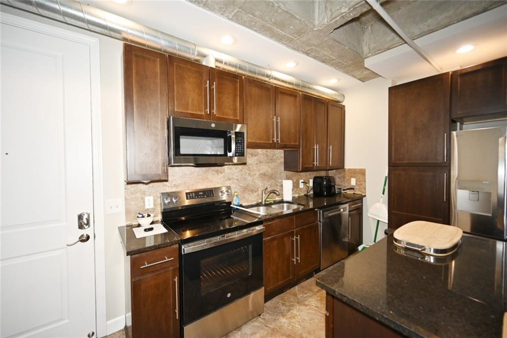 Listing Photo MLS #HMS2600997