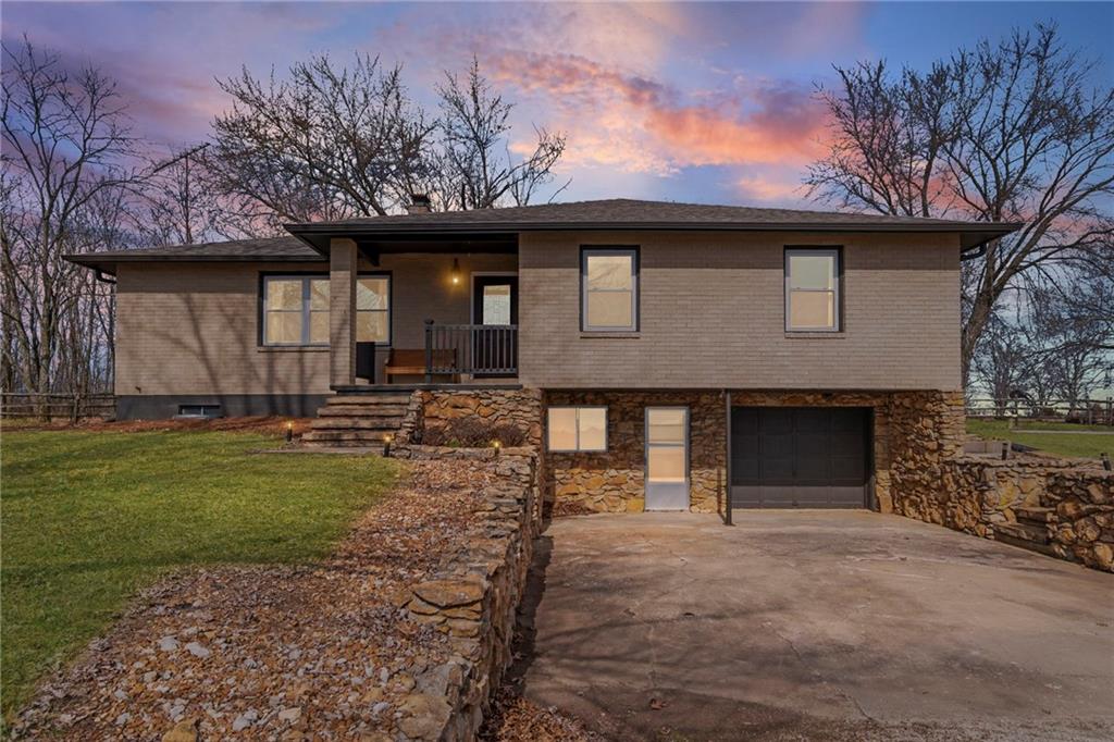 Listing Photo MLS #HMS2603074