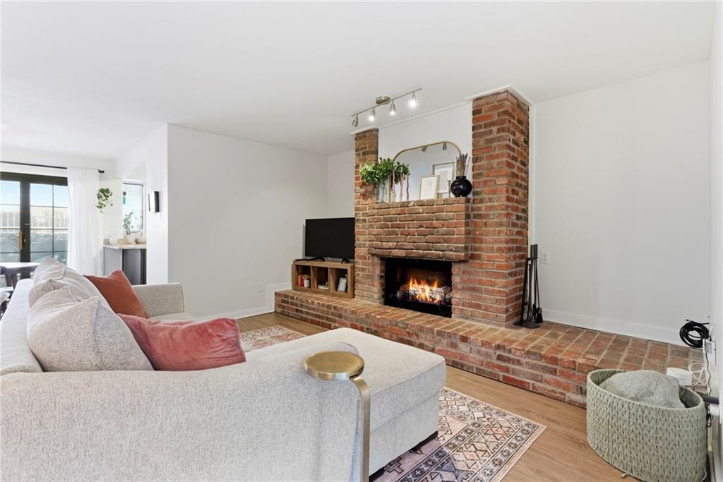 Listing Photo MLS #HMS2603653