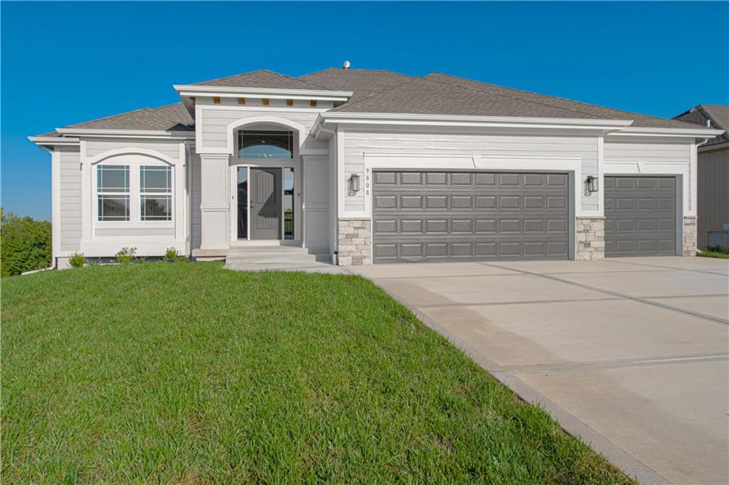 Listing Photo MLS #HMS2605249