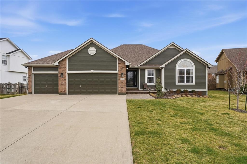 Listing Photo MLS #HMS2605377