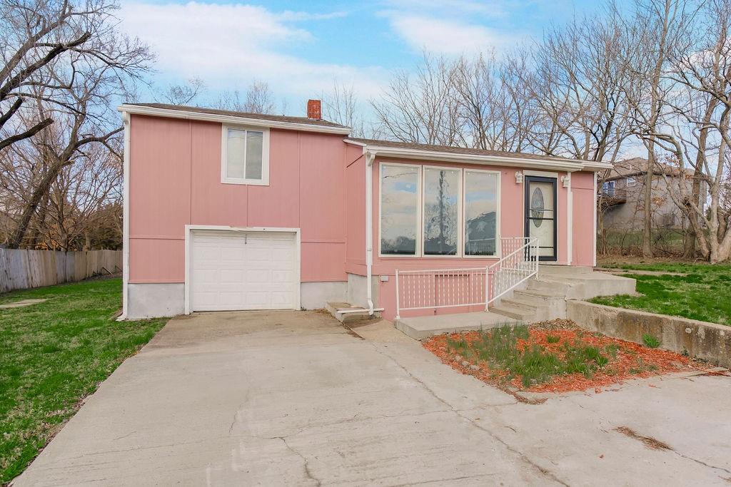 Listing Photo MLS #HMS2606434