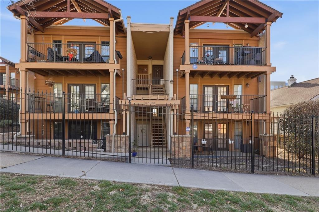 Listing Photo MLS #HMS2608399