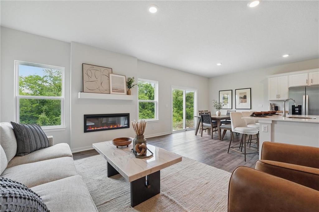 Listing Photo MLS #HMS2611948