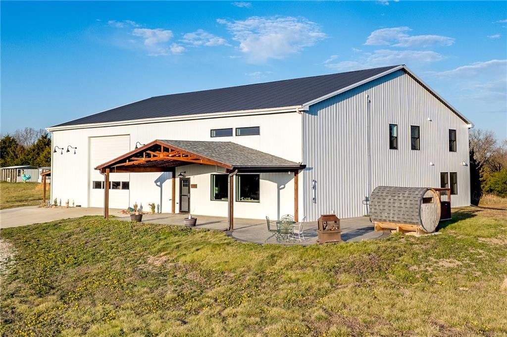 Listing Photo MLS #HMS2612805