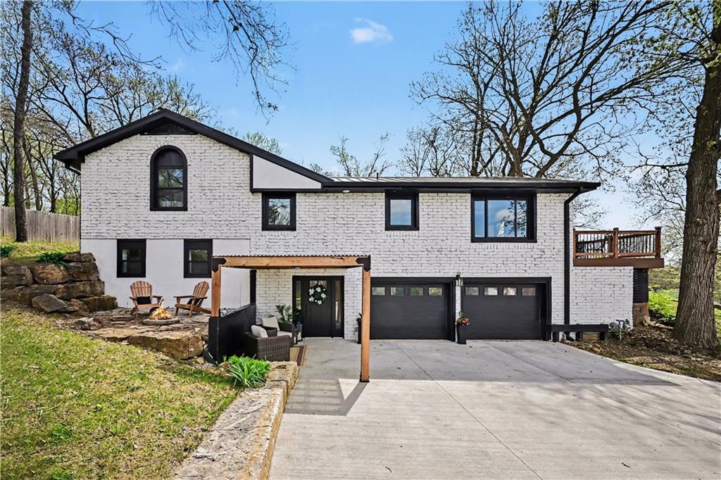 Listing Photo MLS #HMS2612929