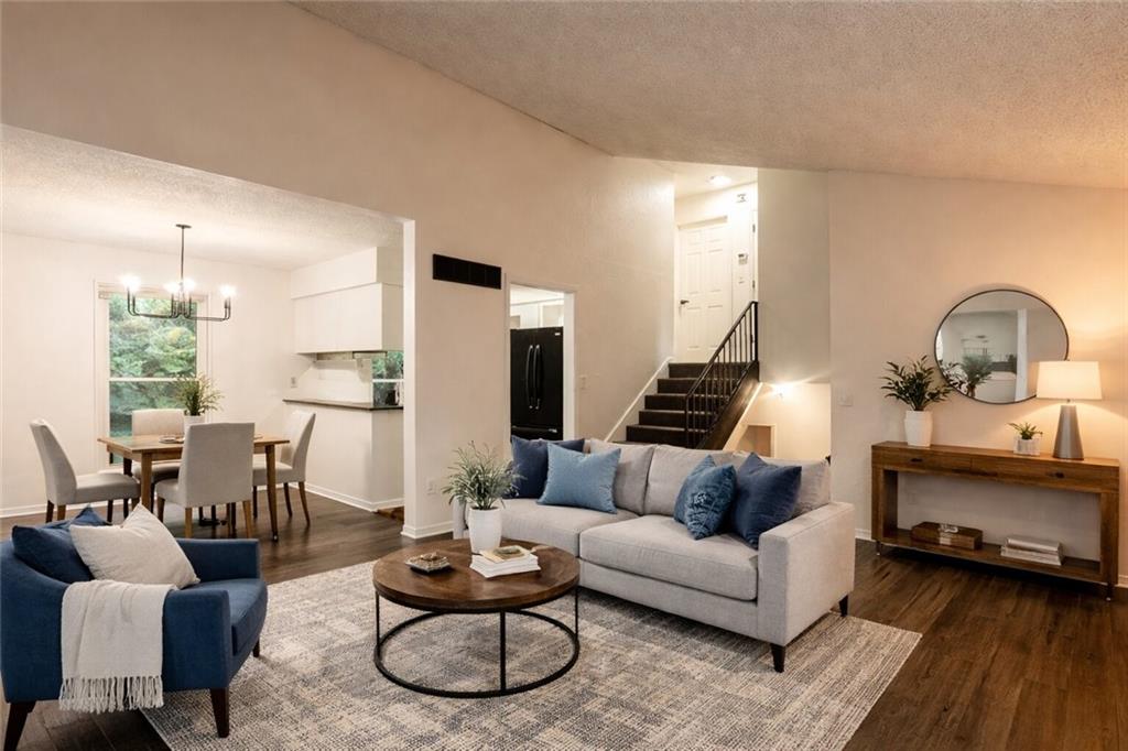 Listing Photo MLS #HMS2613165