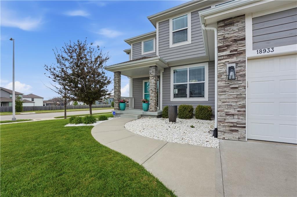 Listing Photo MLS #HMS2613933