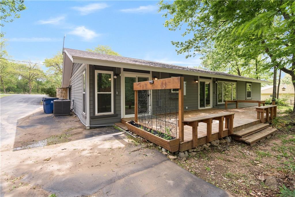 Listing Photo MLS #HMS2613990