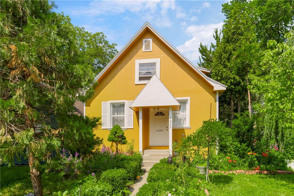 Listing Photo MLS #HMS2614575