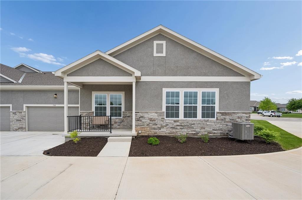 Listing Photo MLS #HMS2615183