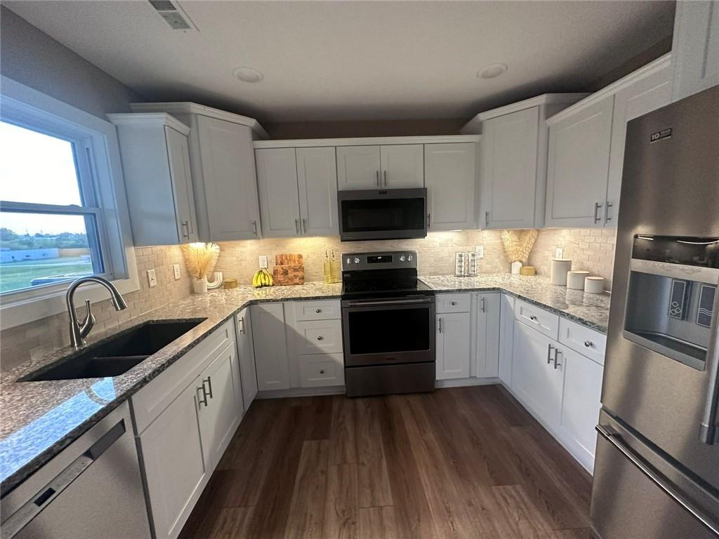 Listing Photo MLS #HMS2616194