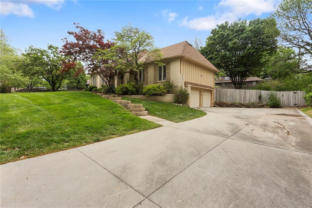 Listing Photo MLS #HMS2616276