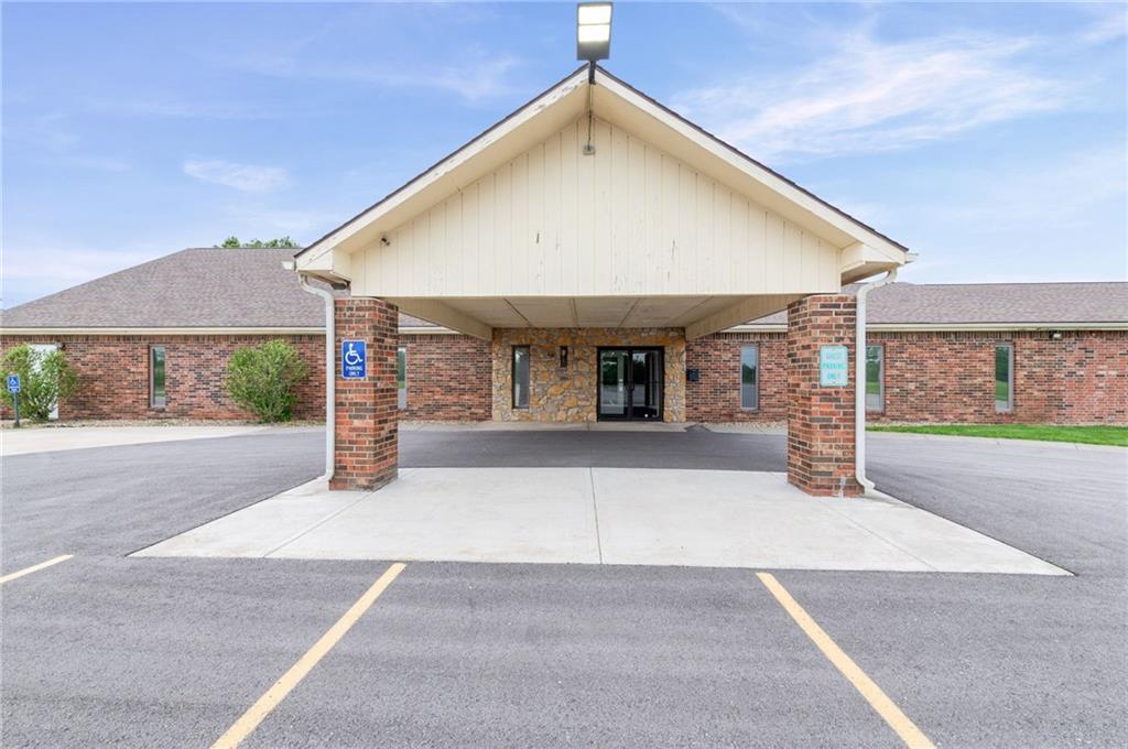Listing Photo MLS #HMS2616816