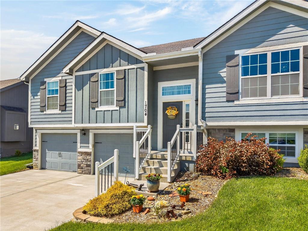 Listing Photo MLS #HMS2617325