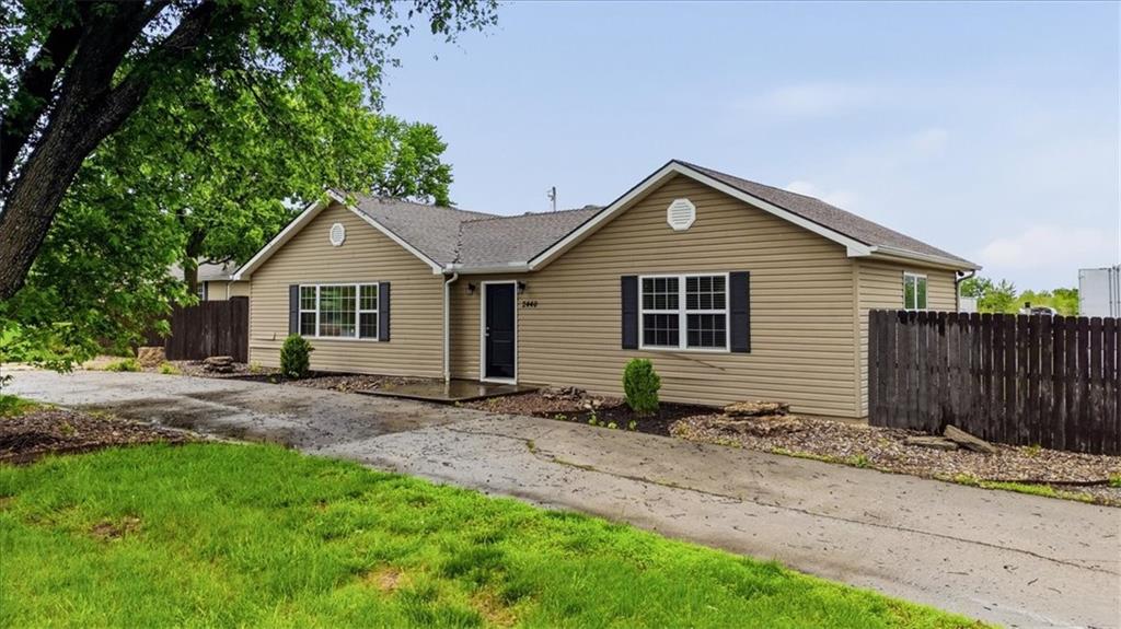 Listing Photo MLS #HMS2618399