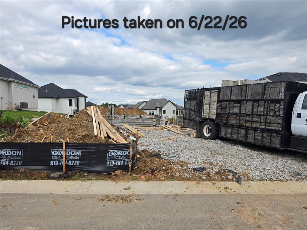 Listing Photo MLS #HMS2621359