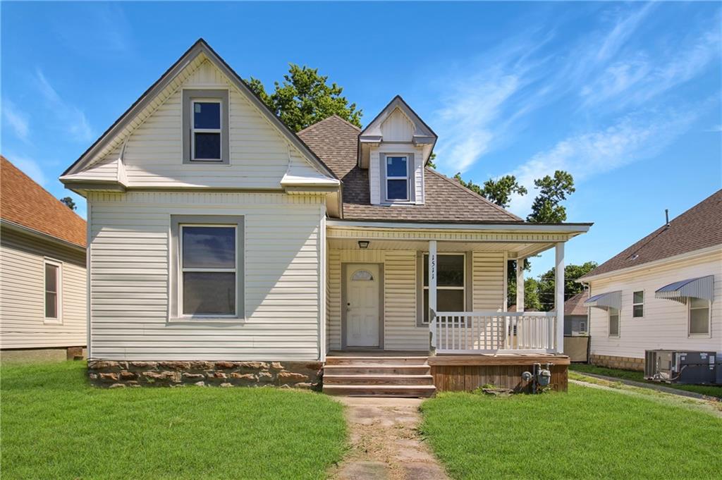 Listing Photo MLS #HMS2624936