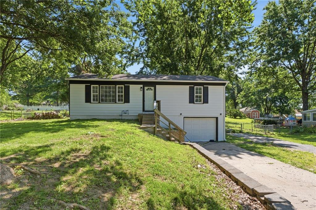 Listing Photo MLS #HMS2625723