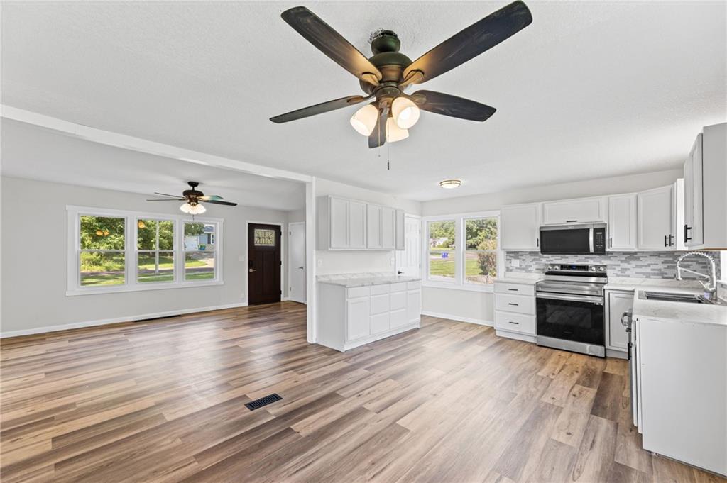 Listing Photo MLS #HMS2627636