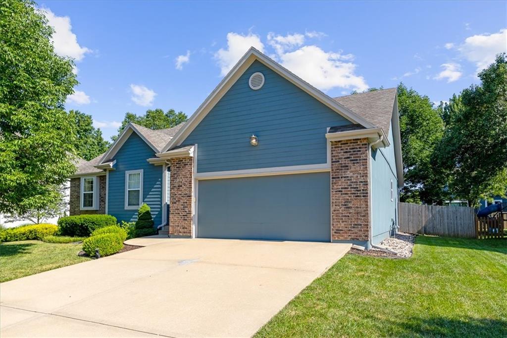 Listing Photo MLS #HMS2627794
