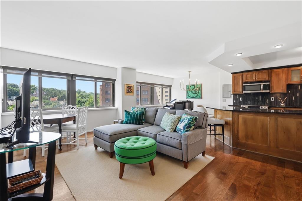 Listing Photo MLS #HMS2628690