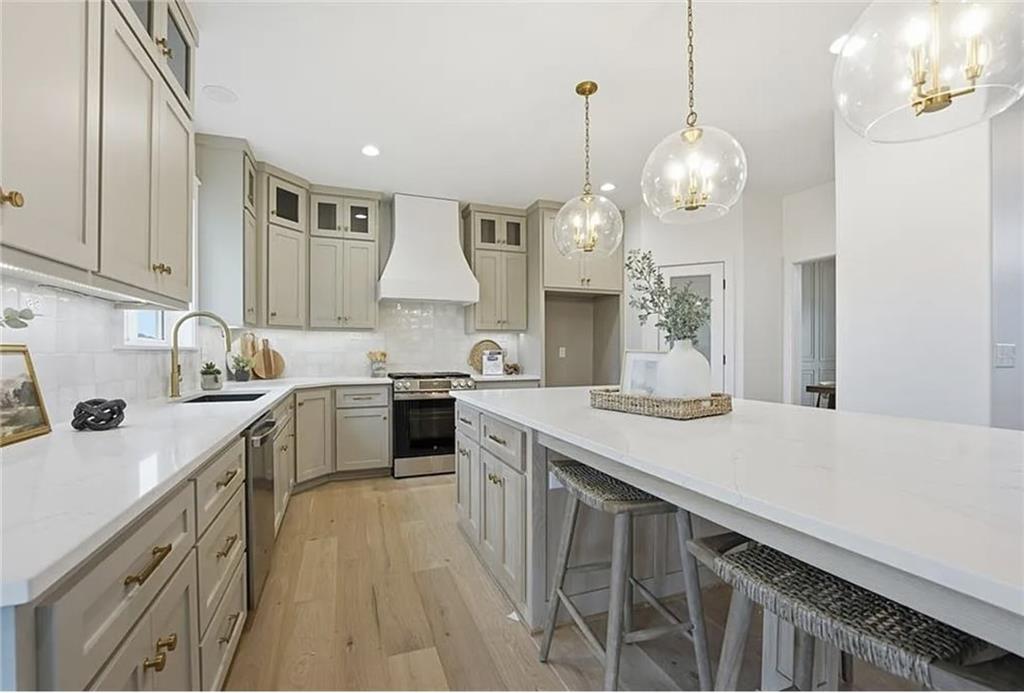 Listing Photo MLS #HMS2629005