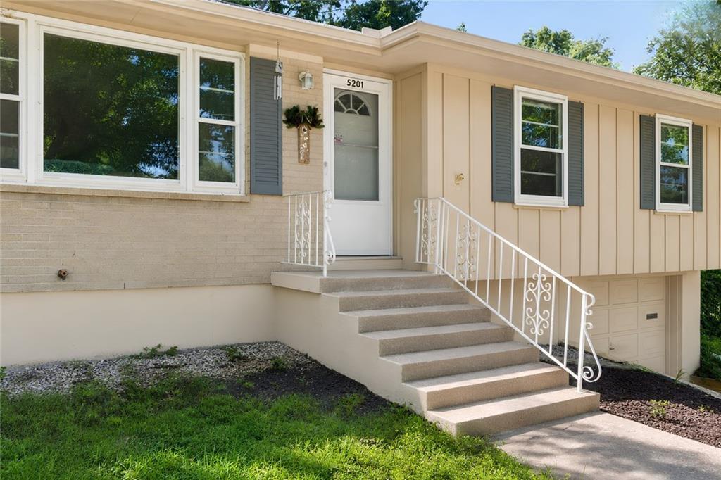 Listing Photo MLS #HMS2629087