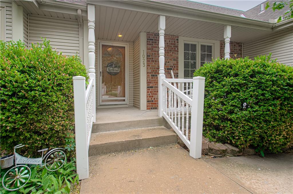 Listing Photo MLS #HMS2630796