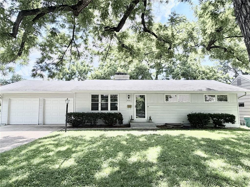 Listing Photo MLS #HMS2631036