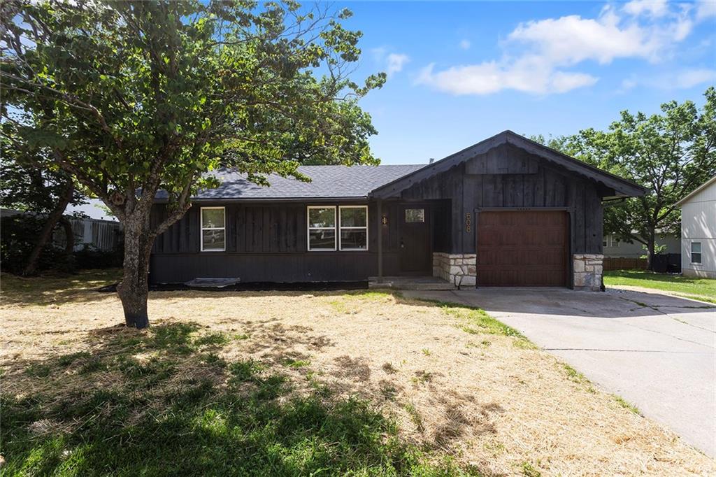 Listing Photo MLS #HMS2631147