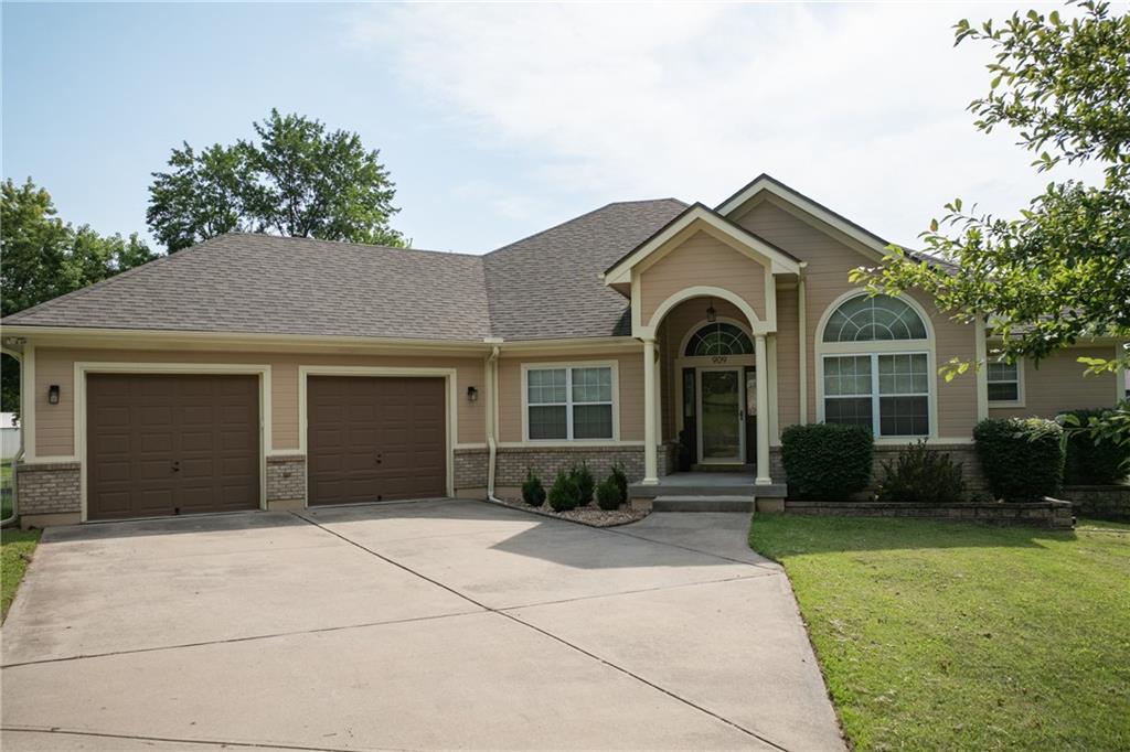 Listing Photo MLS #HMS2632898